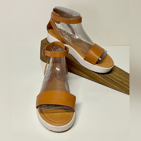 🛍️PIERRE DUMAS Tan ankle strap platform sandals size 7‎ - Picture 1 of 10